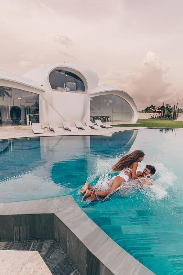 The Cloud Beachfront Villa Tabanan Luaran gambar